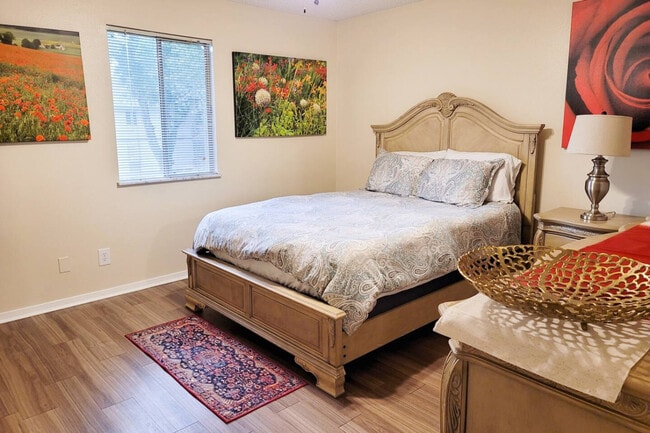 6519 W Newberry Rd in Gainesville, FL - Foto de edificio - Building Photo