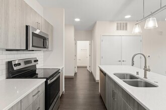 2420 E Capitol Dr in Shorewood, WI - Building Photo - Building Photo