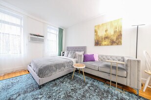 328 E 74th St in New York, NY - Building Photo
