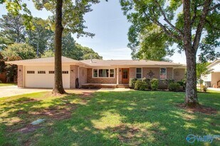 211 Wingate Ave SW in Huntsville, AL - Building Photo