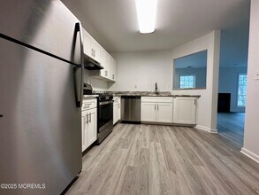 373 Yorkshire Pl in Morganville, NJ - Building Photo - Building Photo