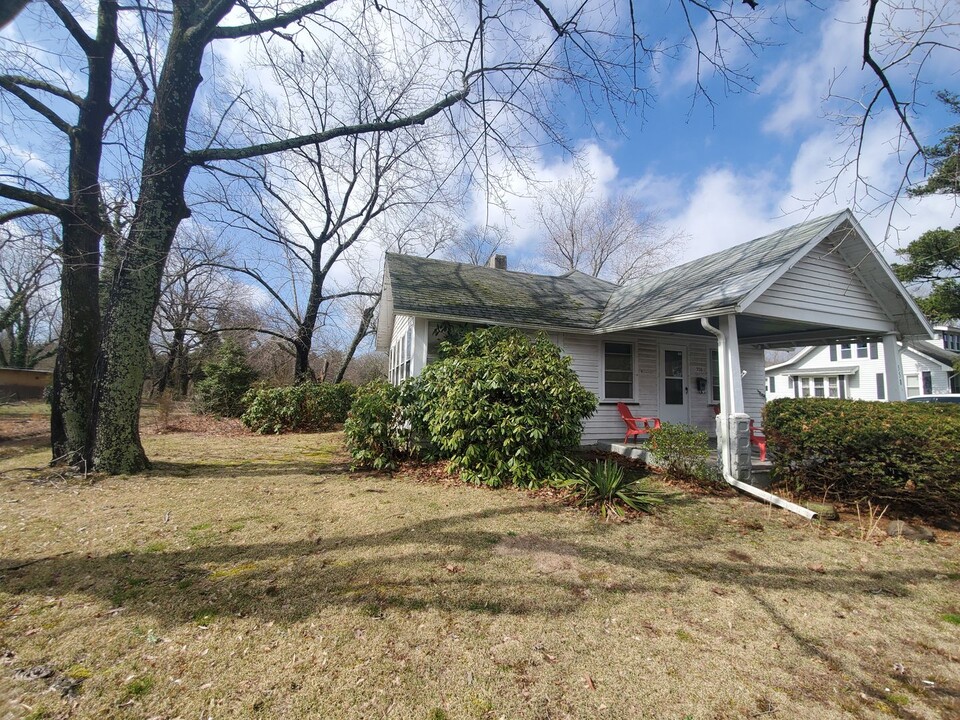 558 South Ave in Bridgeton, NJ - Building Photo