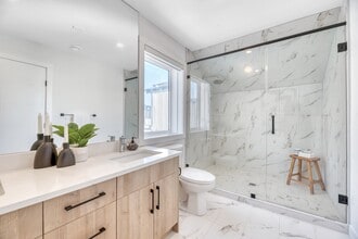 Mount Pleasant Parkside Townhomes in Calgary, AB - Building Photo - Building Photo