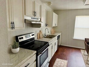 11127 Ballard Peak, Unit 10556-A in San Antonio, TX - Building Photo - Building Photo