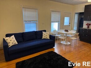 66 Hano St, Unit 66 in Boston, MA - Foto de edificio - Building Photo