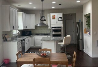 10054 Viburnum Dr in Plain City, OH - Foto de edificio - Building Photo