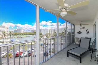 1 Bluebill Ave in Naples, FL - Building Photo - Building Photo