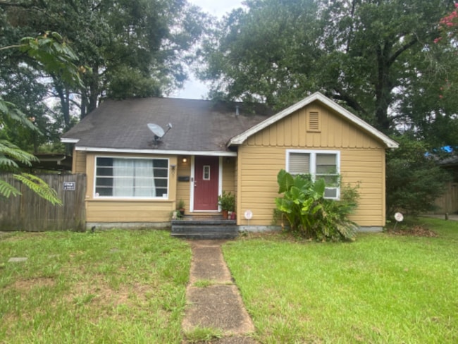 property at 807 S Cypress St
