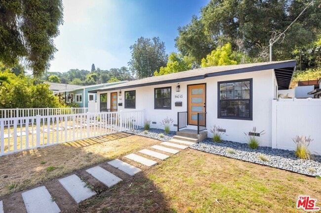1942 Chickasaw Ave in Los Angeles, CA - Building Photo - Building Photo