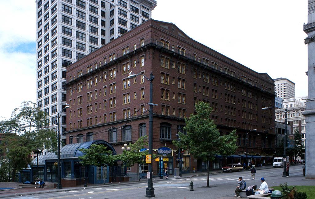 Morrison Hotel in Seattle, WA - Foto de edificio