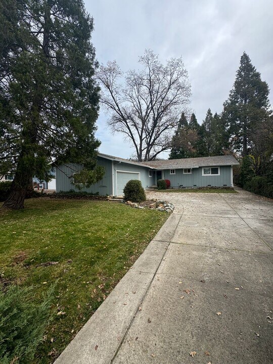 12352 Lakeshore N in Auburn, CA - Building Photo