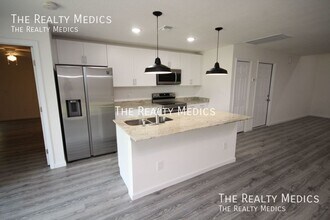 182 Hillock Ave NW in Palm Bay, FL - Building Photo - Building Photo