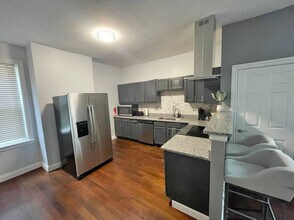 1824 Highland Ave in Cincinnati, OH - Building Photo - Building Photo