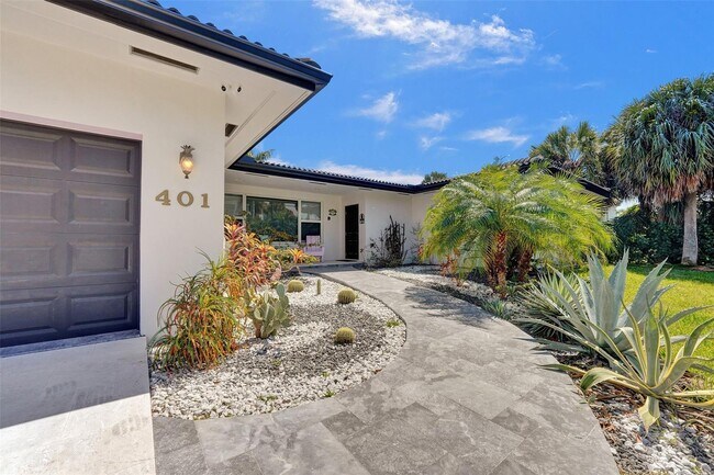 401 Layne Blvd in Hallandale Beach, FL - Building Photo - Building Photo