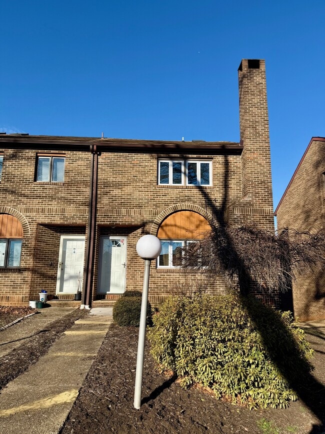 property at 28 Servan Ct