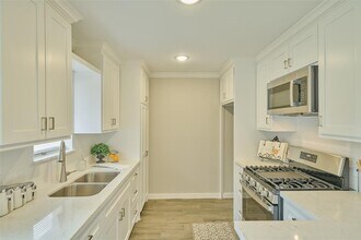 309 S Magnolia St in Tomball, TX - Building Photo - Building Photo