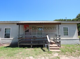 1010 S Bennett Ave in Tyler, TX - Building Photo