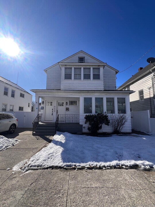 48 Palm St in Bridgeport, CT - Foto de edificio