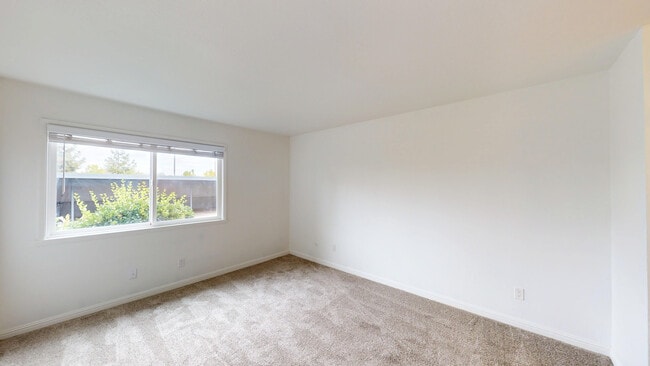 402 Alameda del Prado in Novato, CA - Building Photo - Building Photo
