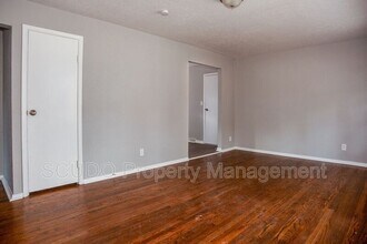 8517 E 110 Terrace in Kansas City, MO - Building Photo - Building Photo