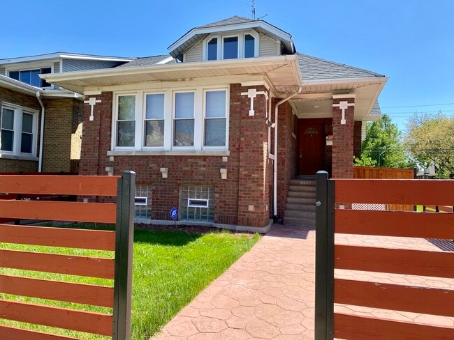 property at 4857 W Wellington Ave