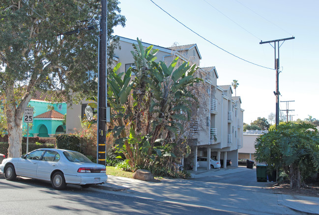 2616 6th St in Santa Monica, CA - Foto de edificio - Building Photo