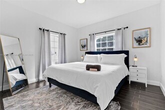 2315 SW 17th St in Miami, FL - Building Photo - Building Photo