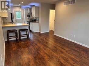 445 Upper Wellington St in Hamilton, ON - Building Photo - Building Photo