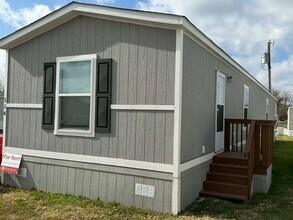 114 Shady Grove Dr in Sanger, TX - Building Photo - Building Photo