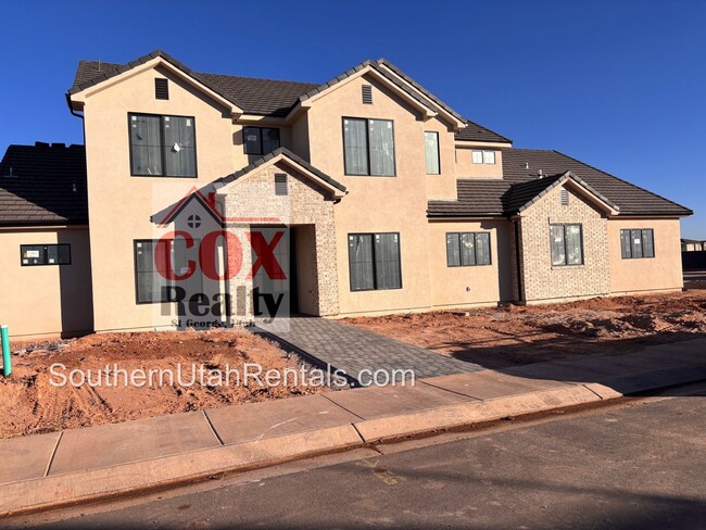 2643 E Moorland Dr in Saint George, UT - Building Photo - Building Photo