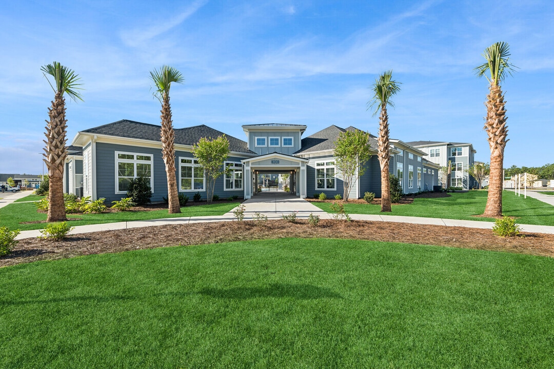 Ascend Brunswick Village in Leland, NC - Foto de edificio