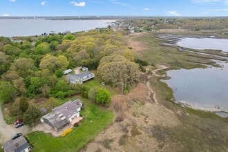 101 Ashley Island Rd in Fairhaven, MA - Building Photo - Building Photo