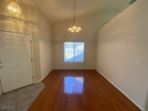 112 Dune Drift Rd in Henderson, NV - Building Photo - Building Photo