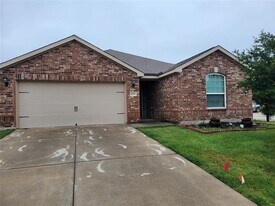 1200 Lombardy Dr in Princeton, TX - Building Photo