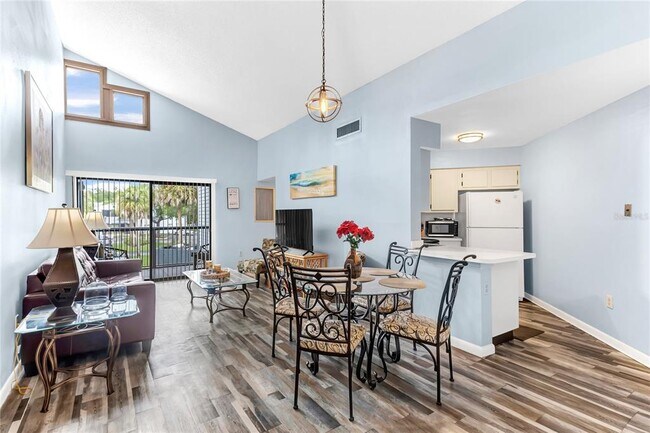3652 Southpointe Dr in Orlando, FL - Building Photo - Building Photo