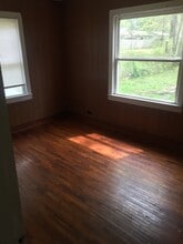 1611 E Sullenberger Ave in Malvern, AR - Building Photo - Building Photo