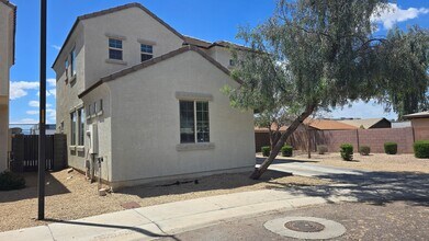 10353 W Monterosa Ave in Phoenix, AZ - Building Photo - Building Photo