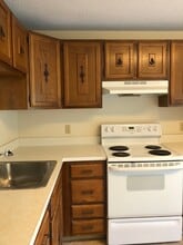 157 Allen St in Groton, CT - Building Photo - Building Photo