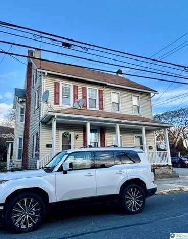 35 E Pennsylvania Ave in Pen Argyl, PA - Building Photo