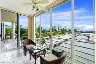 4560 Gulf Shore Blvd N in Naples, FL - Building Photo - Building Photo