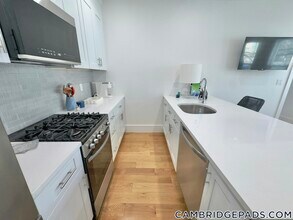406 Columbia St, Unit 1 in Cambridge, MA - Building Photo - Building Photo