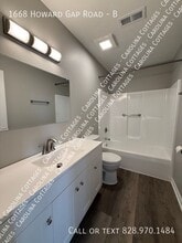 1668 Howard Gap Rd in Hendersonville, NC - Building Photo - Building Photo