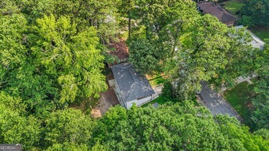 2430 Hanford Dr SW in Atlanta, GA - Building Photo - Building Photo