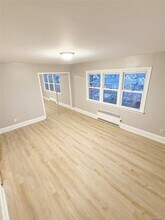 16 Amackassin Terrace in Yonkers, NY - Building Photo - Building Photo