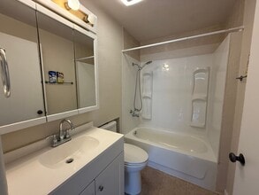 224 6th St NE in East Wenatchee, WA - Building Photo - Building Photo