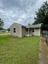 4214 4th St in Greenville, TX - Building Photo