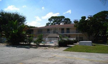 Jefferson Manor in St. Petersburg, FL - Building Photo - Building Photo