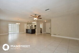 1089 E Hancock Dr in Deltona, FL - Foto de edificio - Building Photo