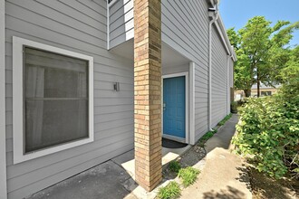 7635 Guadalupe St, Unit 1002 in Austin, TX - Building Photo - Building Photo