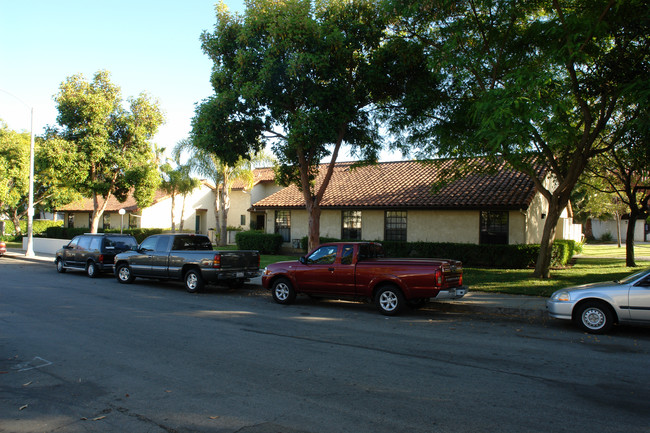 821 Vine Ave in Santa Barbara, CA - Building Photo - Building Photo